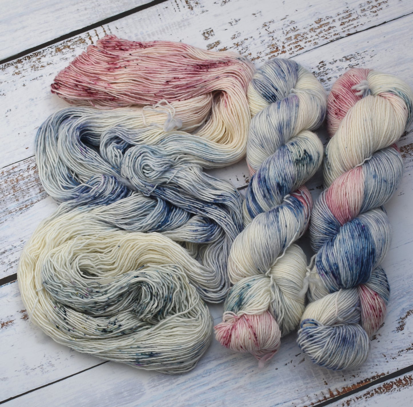 "Soft Rain" - Superwash Merino Singles - Hand Dyed Yarn -  100g ~366m